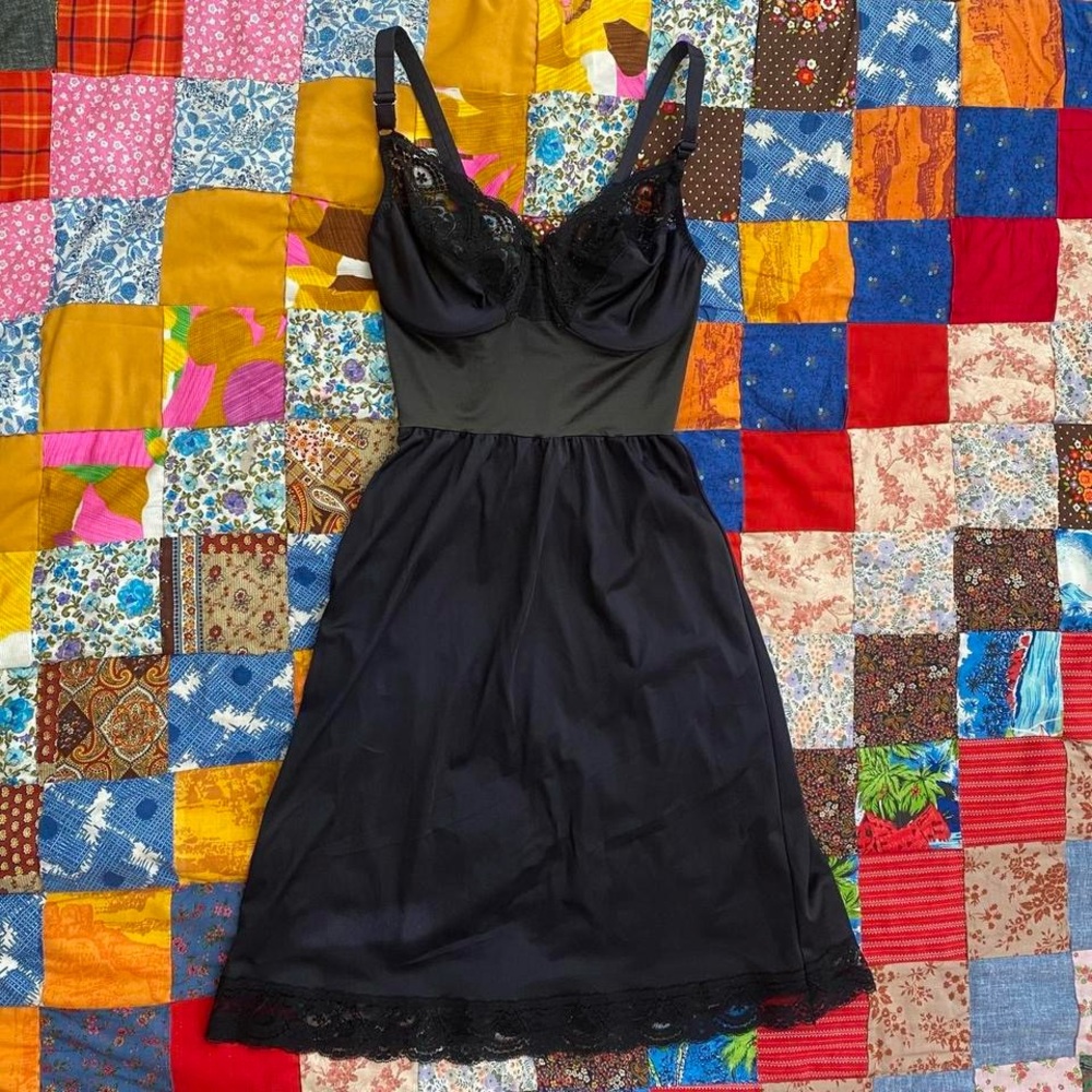 1970’s bullet bra Shapewear slip hown lingerie